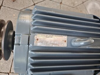 Predám pätkové el.motory 5,5kW , 4kW - 5