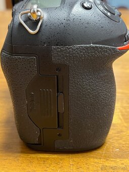 Nikon D810 + MB-D14 - 5