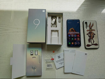 Xiaomi Mi 9 6 / 128 GB Ocean Blue - 5