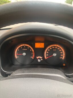 Kia Rio. 1.4 benzin - 5