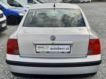 Volkswagen Passat 1.6 B5 - 5