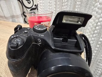 Fujifilm finepix S2000HD 40e - 5