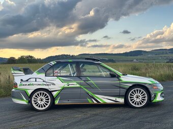 Mitsubishi Lancer Evo IX - 5