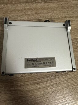 Taascam Series 102i USB zvuková karta - 5