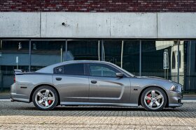 Dodge Charger SRT8 - 5