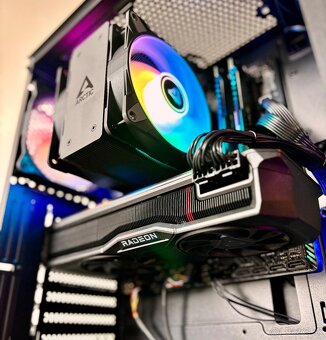 R7 5800X / RX 7800XT 16GB / 32GB RAM / 1TB NVMe - 5