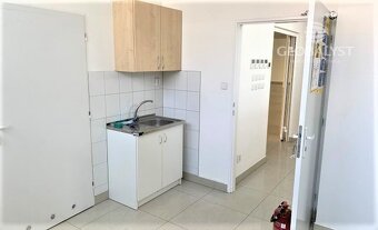 Obchodné priestory - 390 m2, vo frekventovanom OC na Furči - 5