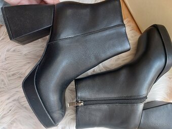 Čierne topánky na podpätku 40 - 5