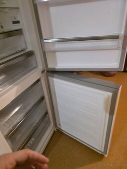 Predám chladničku Whirlpool - 5