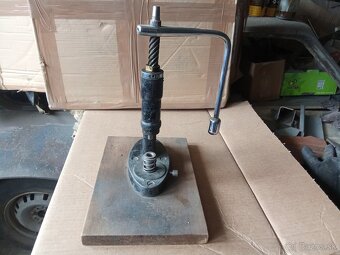 Predám vretenový lis VEKO - 5