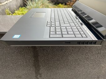 herný Dell Alienware 17 - i7-7820HK, GeForce GTX 1080 8GB - 5