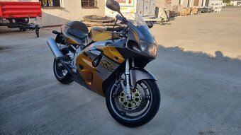 Suzuki GSX-R 750 SRAD - 5