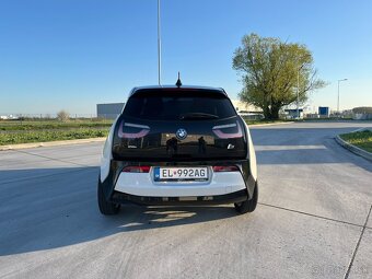 Elektrická BMW i3 - 5