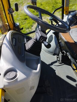 Predám traktorbager Komatsu WB 93R - 5