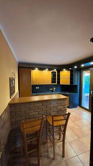 Nadštandardný 6-izbový rodinný dom s veľkou záhradou - 5