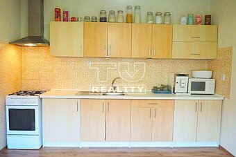 Veľký 5 izbový 2 podlažný rodinný dom s úžitkovou... - 5