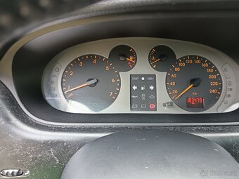 Predám Renault Scenic 1.8 benzín - 5