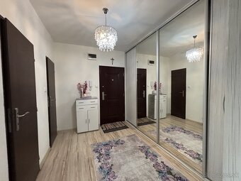 PREDAJ, KRÁSNY 2 IZBOVÝ BYT S LOGGIOU, SVIT - 5