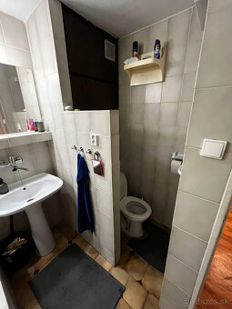 prenajom / podnájom nepriechodnú a uzamykateľnú izbu pre 1 - 5