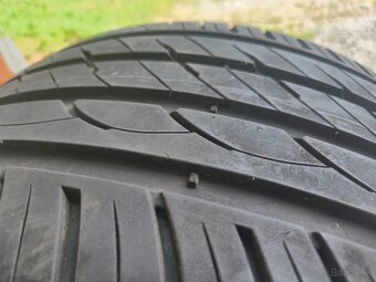 255/35 R19 - 5