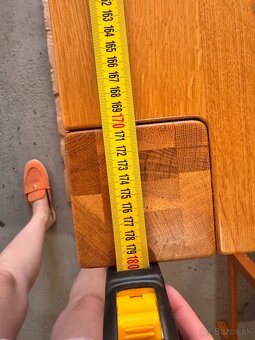 masívny jedálensky stôl so stoličkami - 5