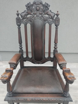 Stolička v štýle viktoriánskej neogotiky. - 5