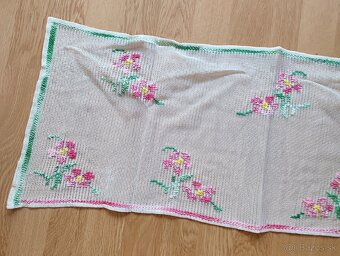 Vyšívané obrusy - 2ks - 5
