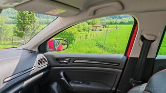 Renault Megane IV GrandTour v TOP stave - 5