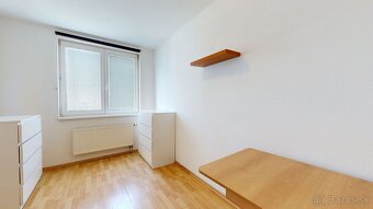 Na predaj priestranný 3 izbový byt v Trnave - časti Prednádr - 5