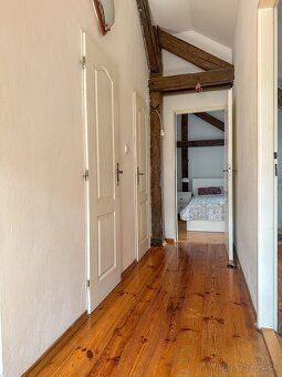 Štýlový podkrovný byt v historickom centre s terasou - 5