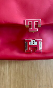 KOŽENÁ CROSSBODY KABELKA zn.TOMMY HILFIGER - 5