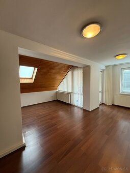 Dvojpodlažný dom vhodný na sídlo firmy, Staré Mesto - 5