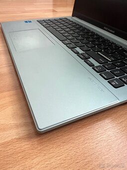 ASUS Vivobook Go 15 - 5