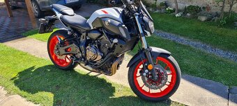 Yamaha MT 07 - 5
