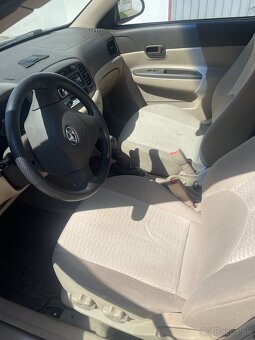 Predam Hyundai accent 1.4 benzín - 5