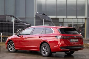 Volkswagen Passat Variant 2.0 TDI Elegance DSG - 5