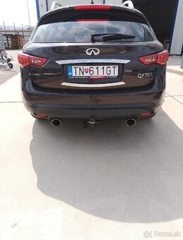 Infiniti QX70S - 5