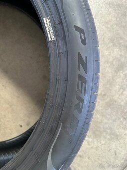 Pirelli P Zero 255/40 R19 - 5