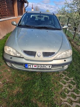 Renault  megane - 5