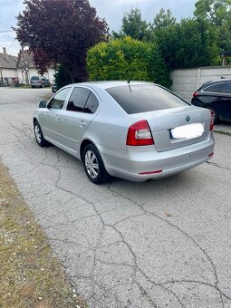 Predám Octavia 2 1.6tdi facelift - 5