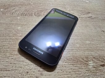 Odolny Samsung xcover 4S plnefunkcny ma len jemne znamky pou - 5