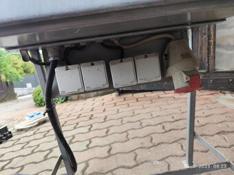 Predám elektricku rozvadzaciu skriňu - 5