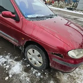 Renault Megane 1.6 r.v.2000 - 5