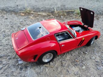 Predám Ferrari 250 GTO 1962, 1:18 Mattel Hot Wheels. - 5