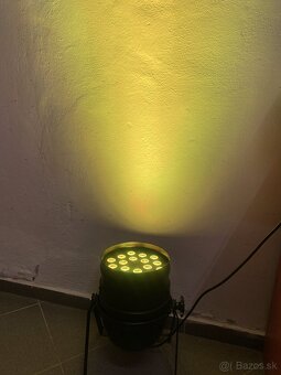 Predám 3 ks led par svetla RGBW - 5