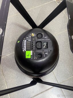 Predám 3 ks led par svetla RGBW - 5