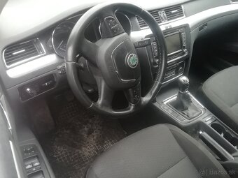 Rozpredám škoda superb 2 sedan 2,0 tdi 125 kW biele - 5