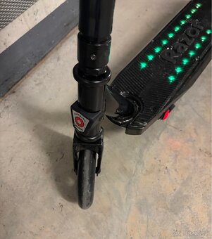 Elektricka kolobežka Razor Sonic Glow - 5