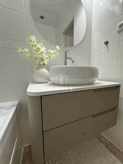 Veľký 2 izbový byt 50m2+ 30m2 predzahrádka+parkovacie miesto - 5