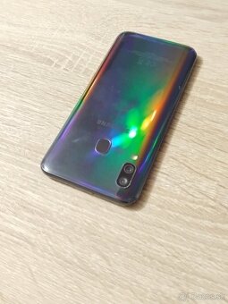 Samsung Galaxy A40 / 4/64GB Prasknutý displej - 5